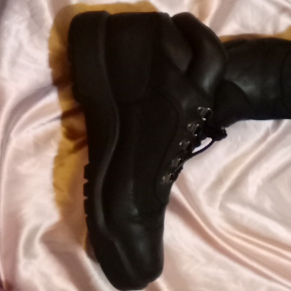 Good used timberland boots size 10 mens - Picture 2 of 8